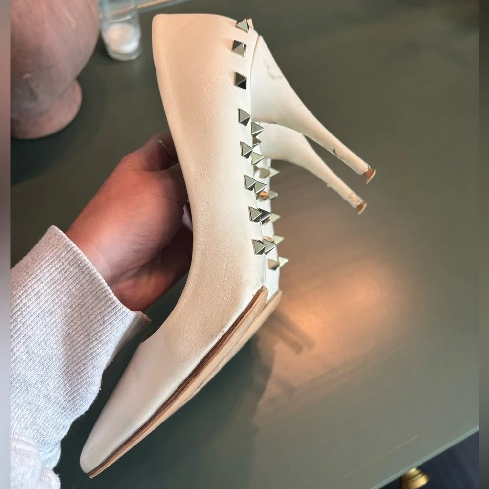 Valentino Garavani Cream White Leather Pointed-Toe Pumps Flaws